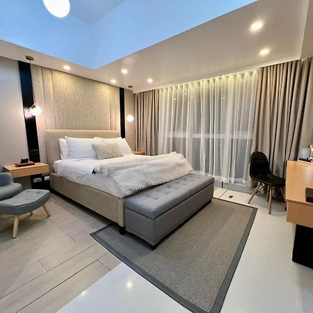 Hotel Vibe Condo At Uptown Parksuites Bgc Taguig Kültér fotó