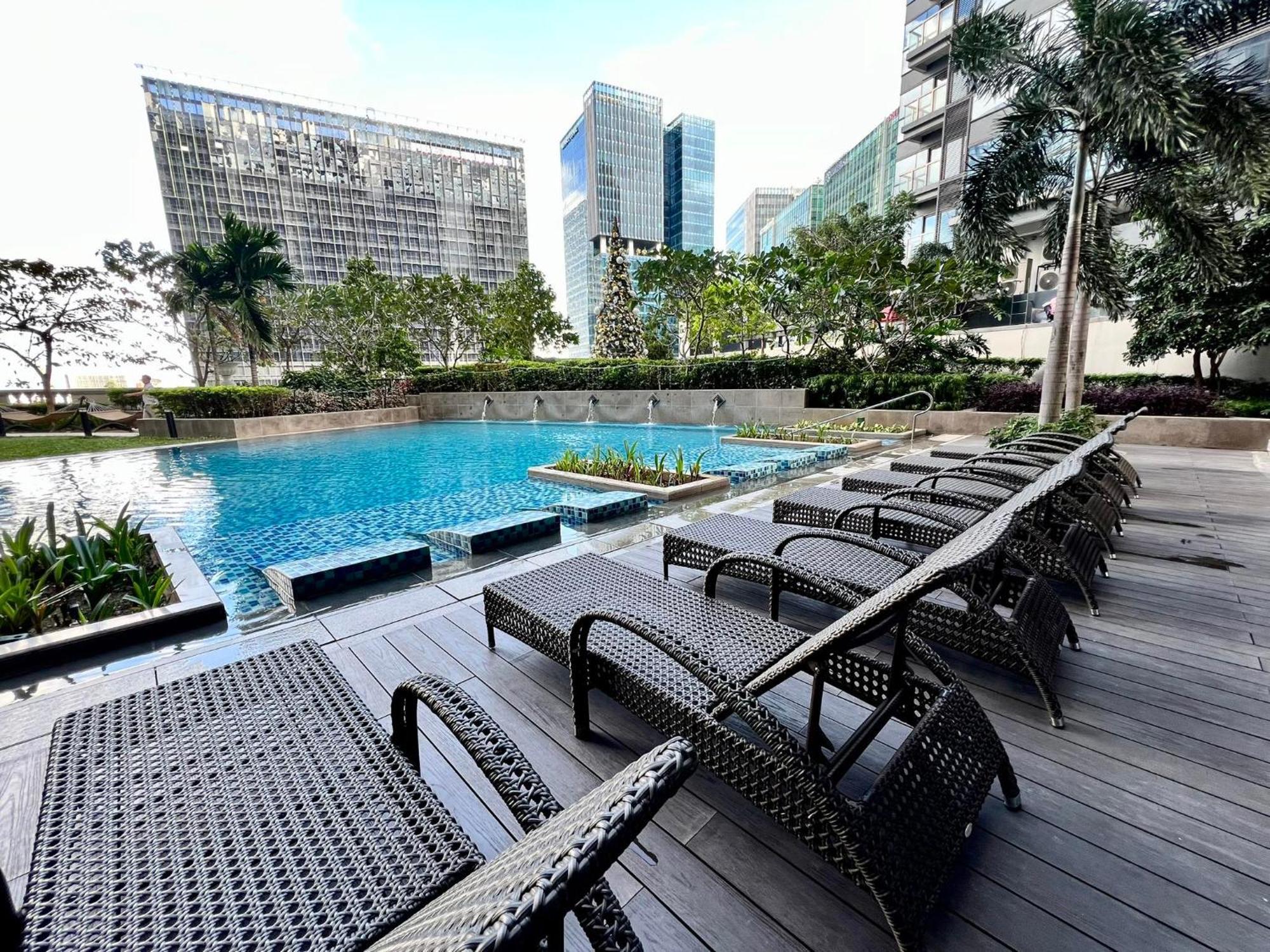 Hotel Vibe Condo At Uptown Parksuites Bgc Taguig Kültér fotó