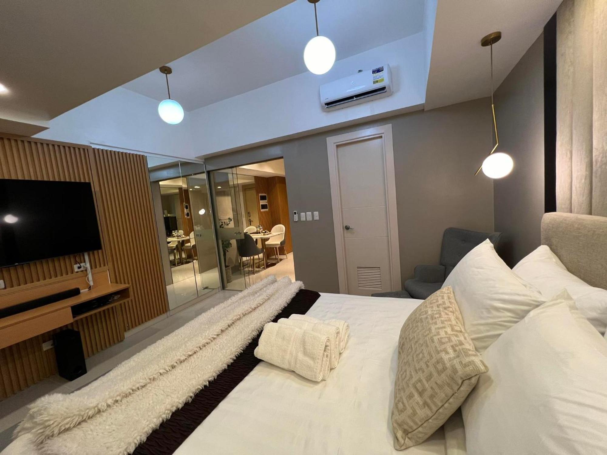 Hotel Vibe Condo At Uptown Parksuites Bgc Taguig Kültér fotó